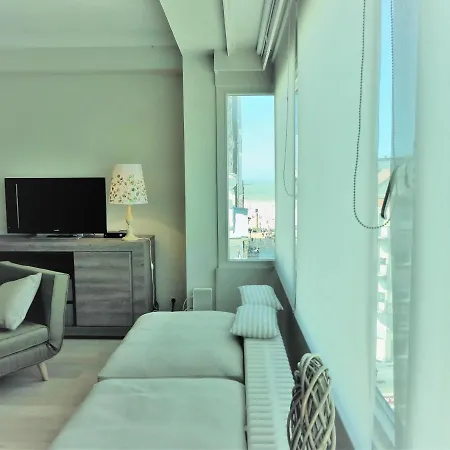Luxurious T3 Garage, View On The Noordzee, 2-6 P Baby In Plein Center Lägenhet